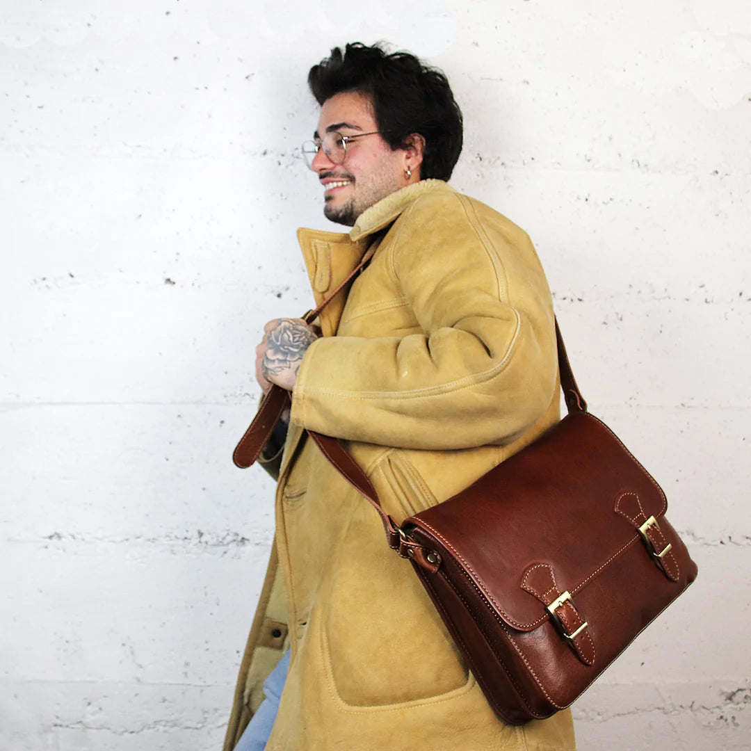 Massimo, unisex leather shoulder bag
